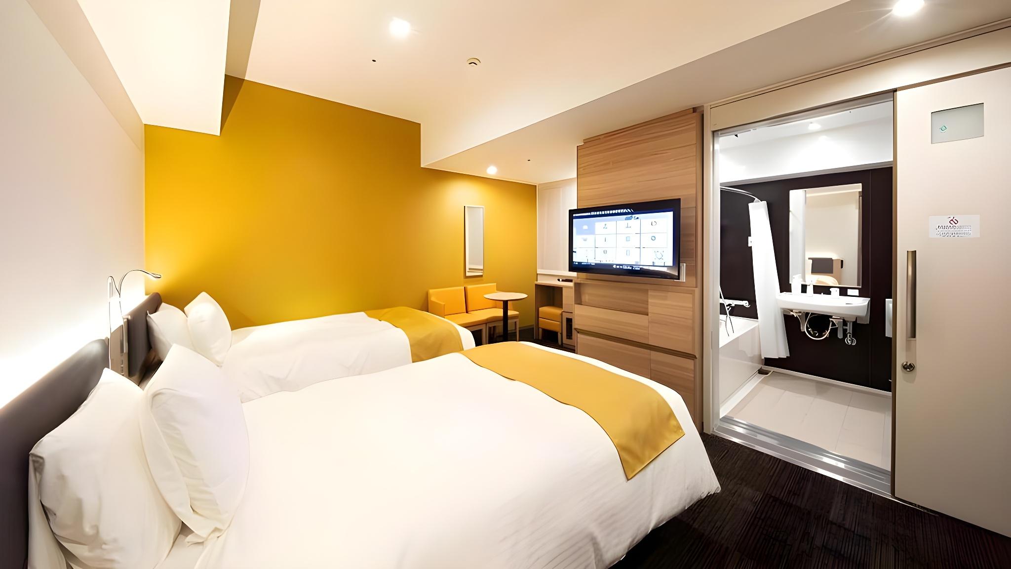 Universal, Twin Beds