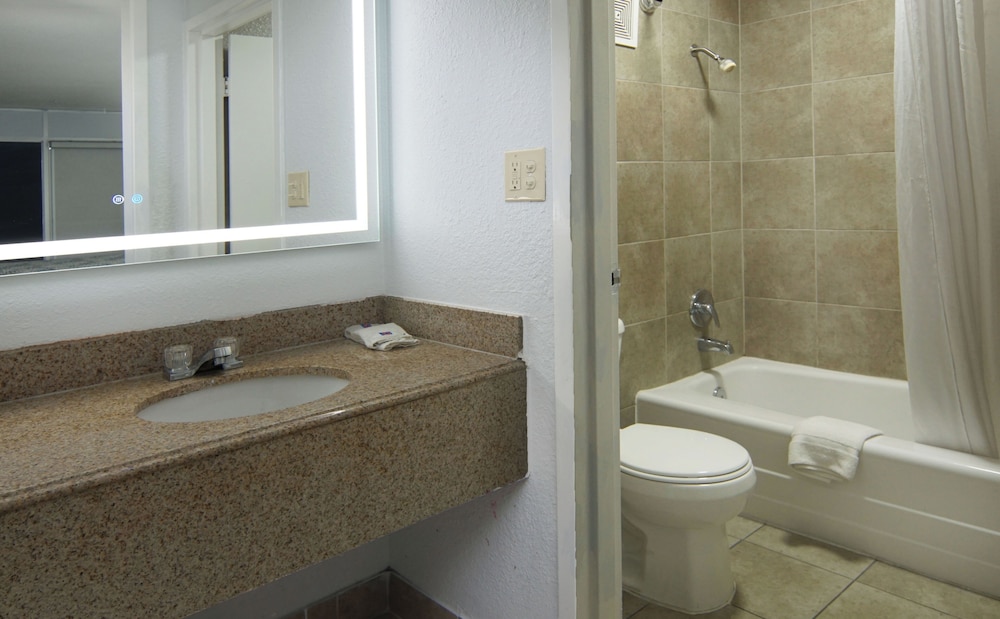 Motel6 Mesquite, TX – Town East 38/42