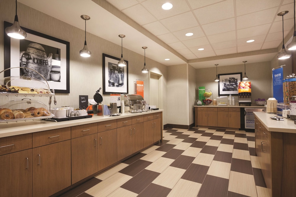 Hampton Inn Brigham City 8/39