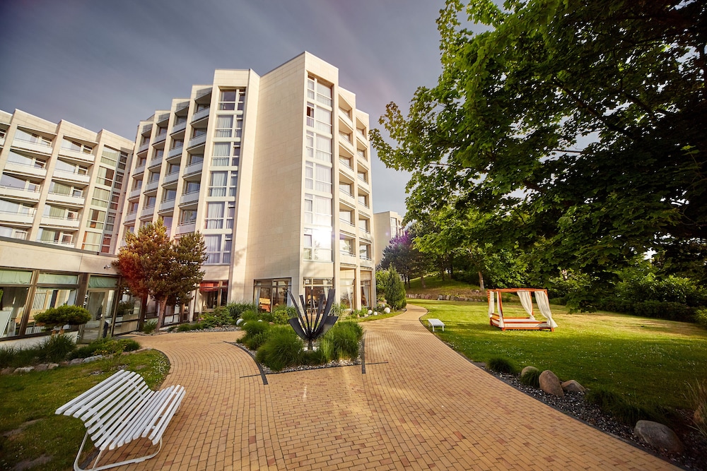 Cliff Hotel Rugen Resort Spa 69/72