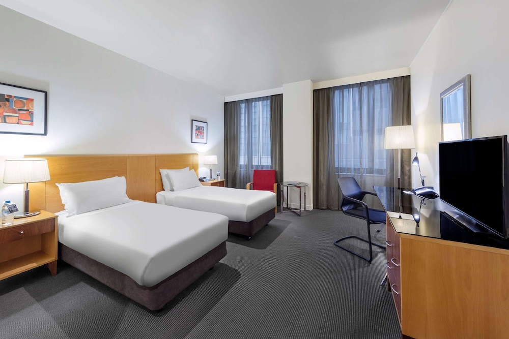 Flagstaff Gardens Hotel 17/65