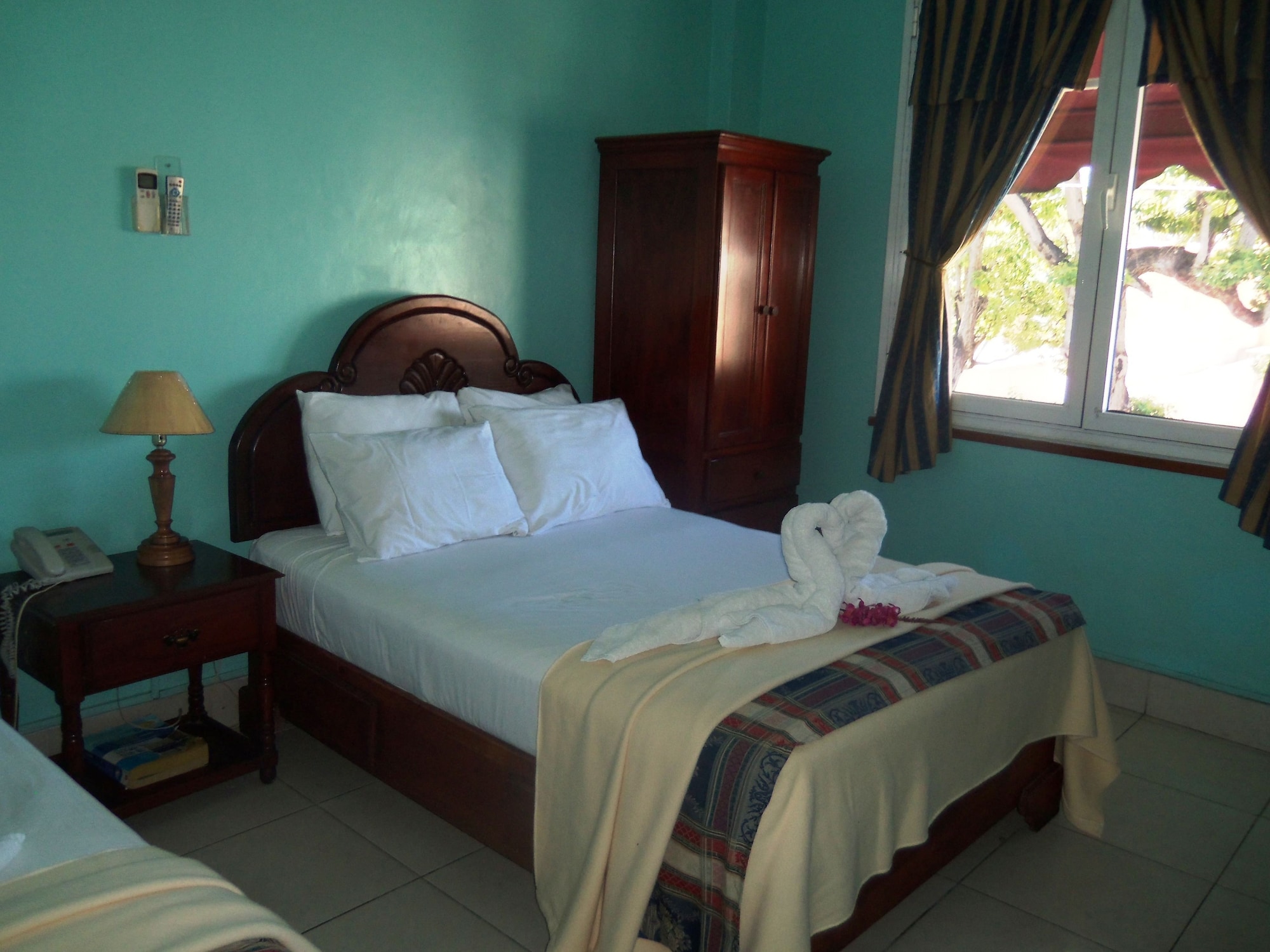 SUPERIOR, DOUBLE BED