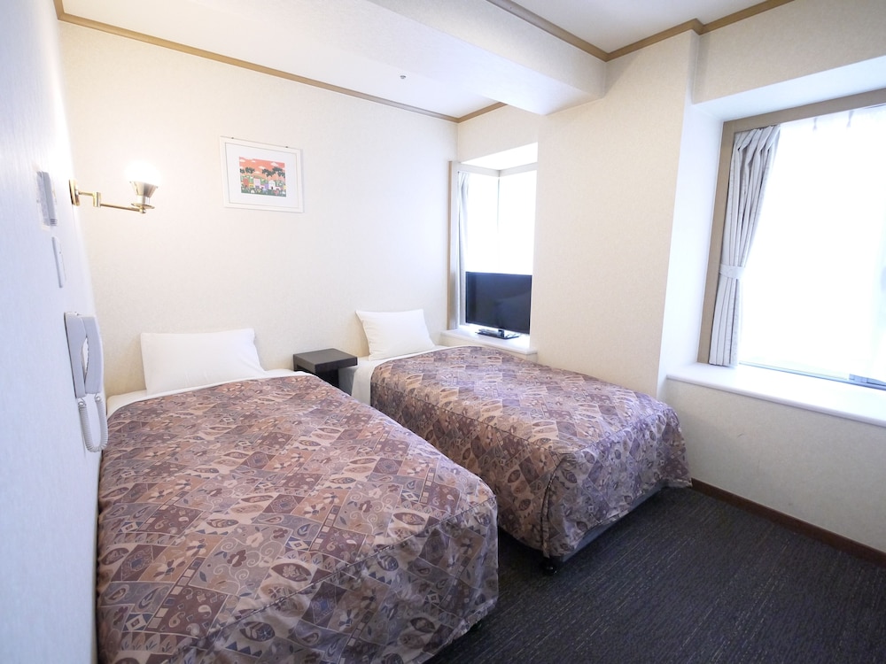 U Community Hotel 12/50
