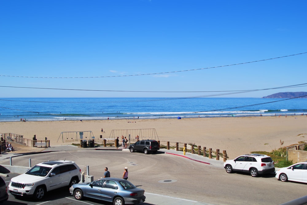 Beach House Inn & Suites 36/50