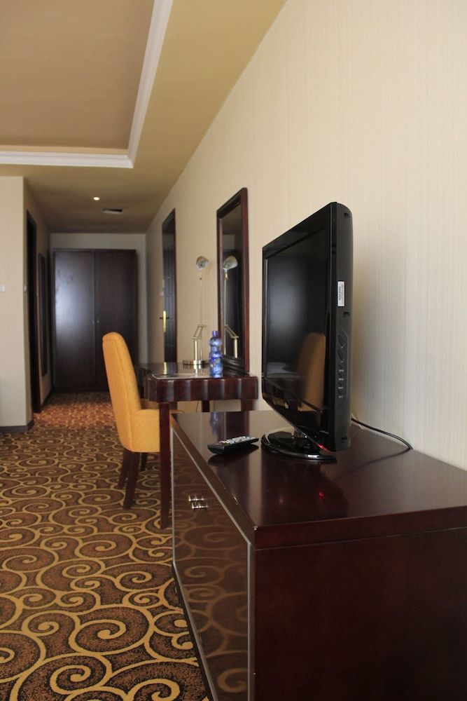 Bole Ambassador Hotel 40/50