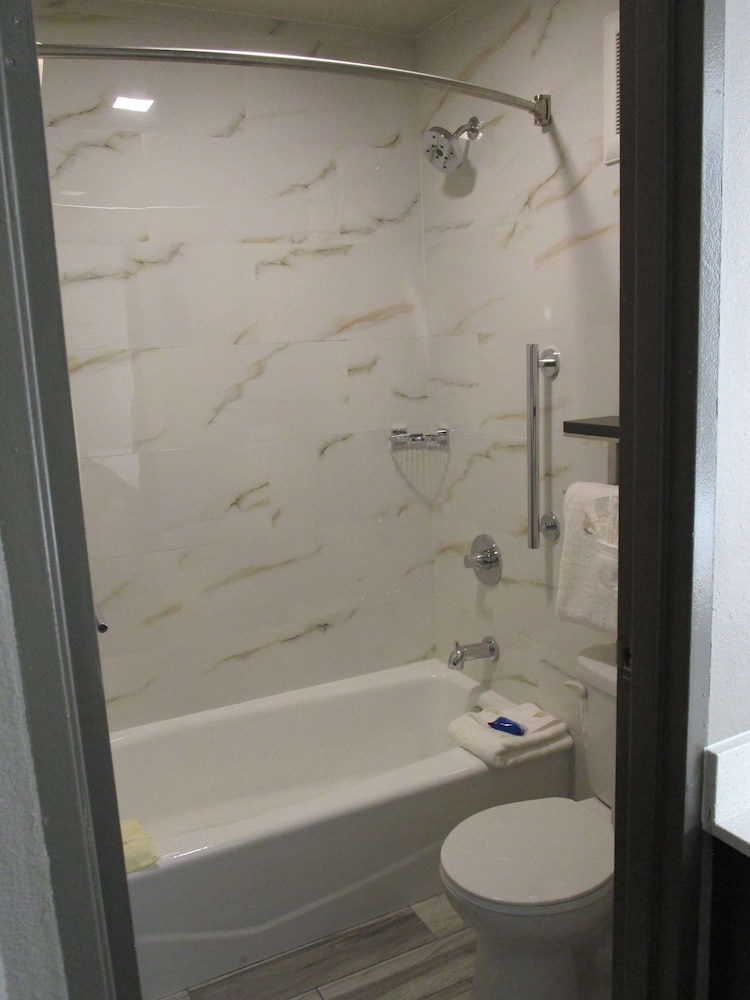 Surestay Plus Hotel By Best Western Point Richmond 22/37