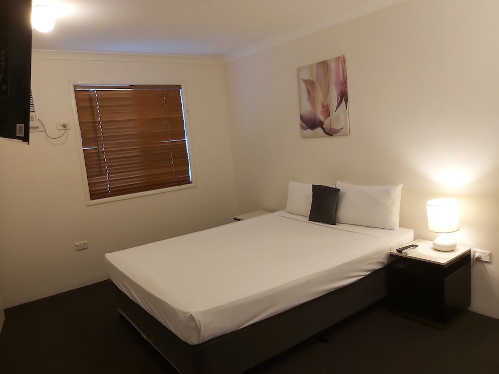 The Cosmopolitan Motel Serviced Apartments 9/48
