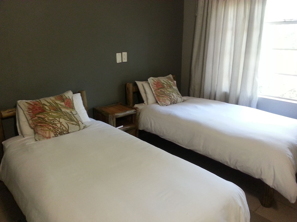 Ebundu Lodge 10/79
