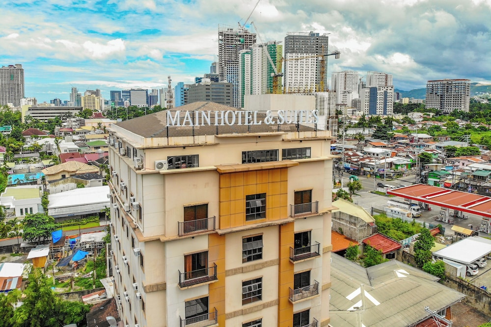 Main Hotel And Suites 7/67