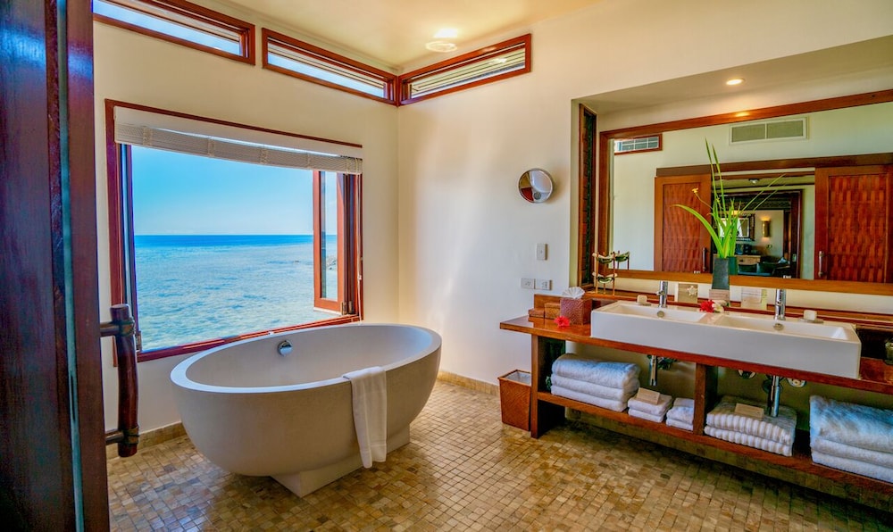 Overwater, Bure, King Bed، Likuliku Lagoon Resort - Adults Only 7/8