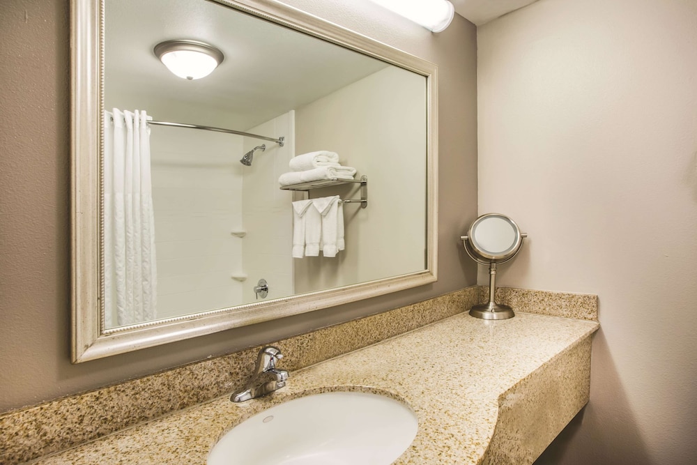 Fairfield Inn & Suites By Marriott Fresno River Park 28/54