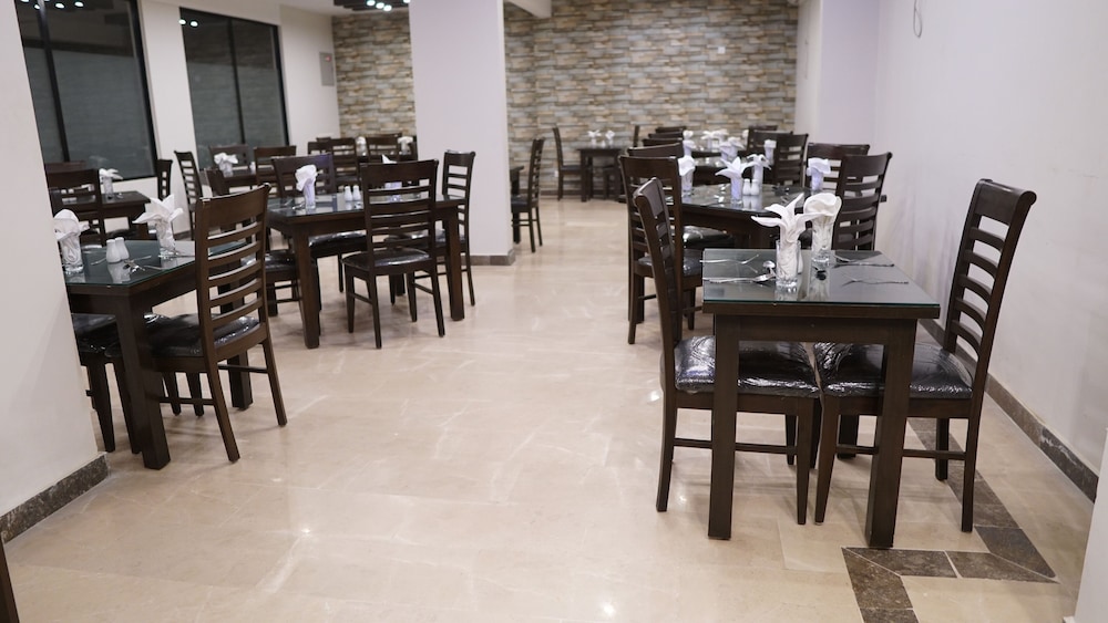 Xefan Hotel and Suites 50/59