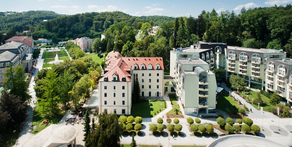 Hotel Zagreb - Health & Beauty 3/76