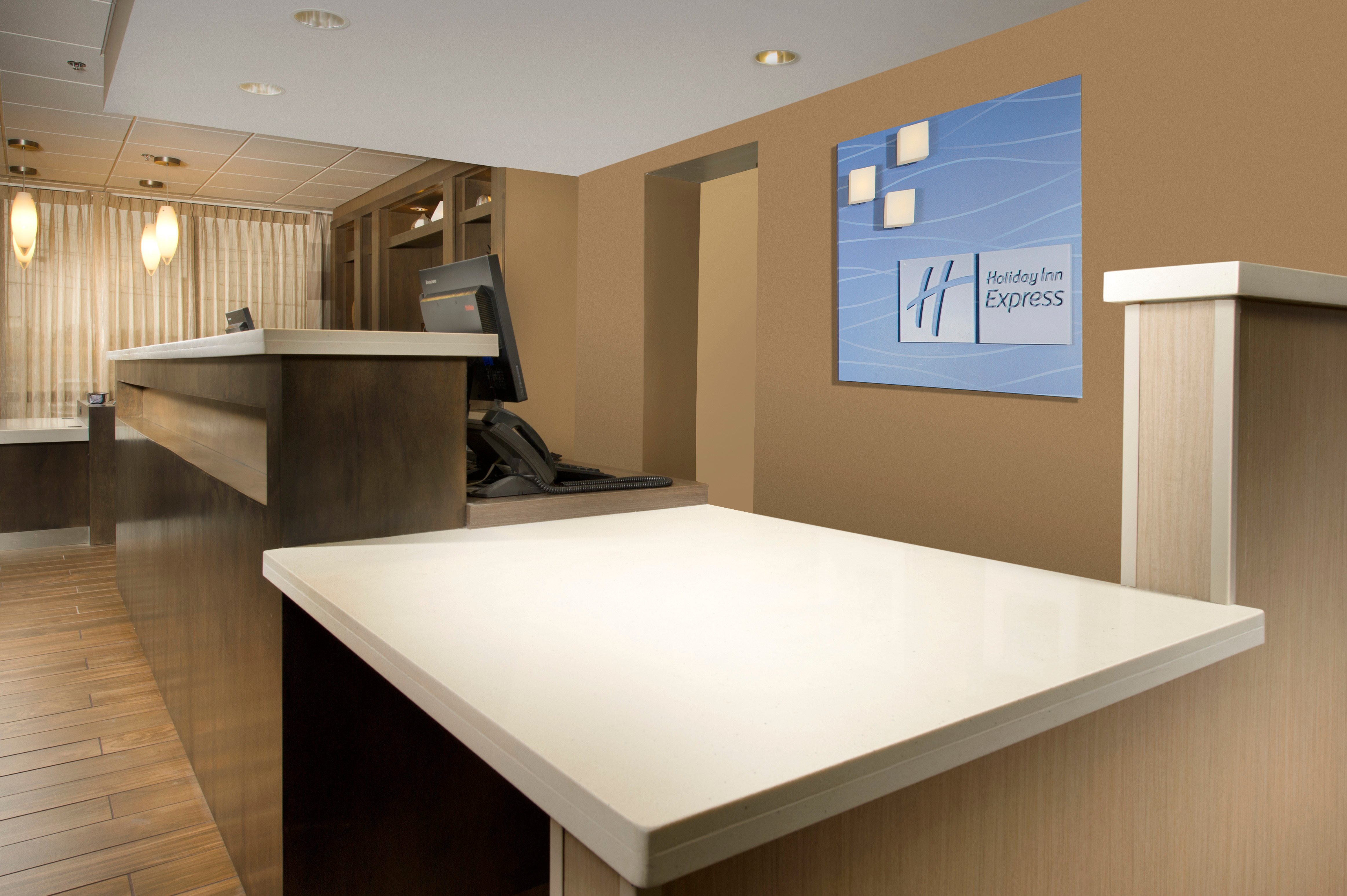 Holiday Inn Express Boston North -Woburn 9/50