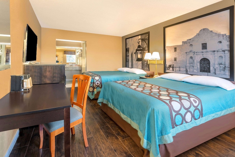 Super 8 by Wyndham Abilene North 10/19