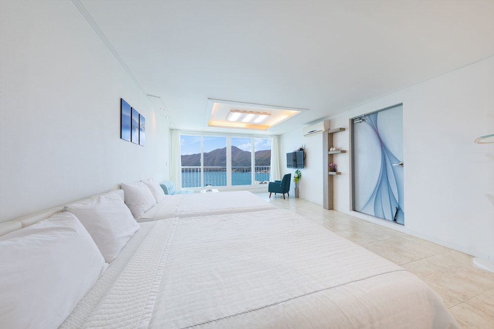 Beach, 2 Double Beds