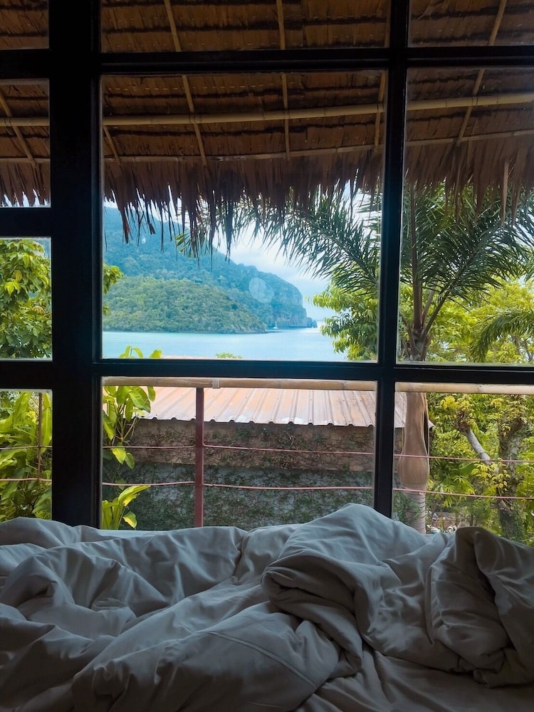 PHI PHI SEA SKY RESORT 32/66