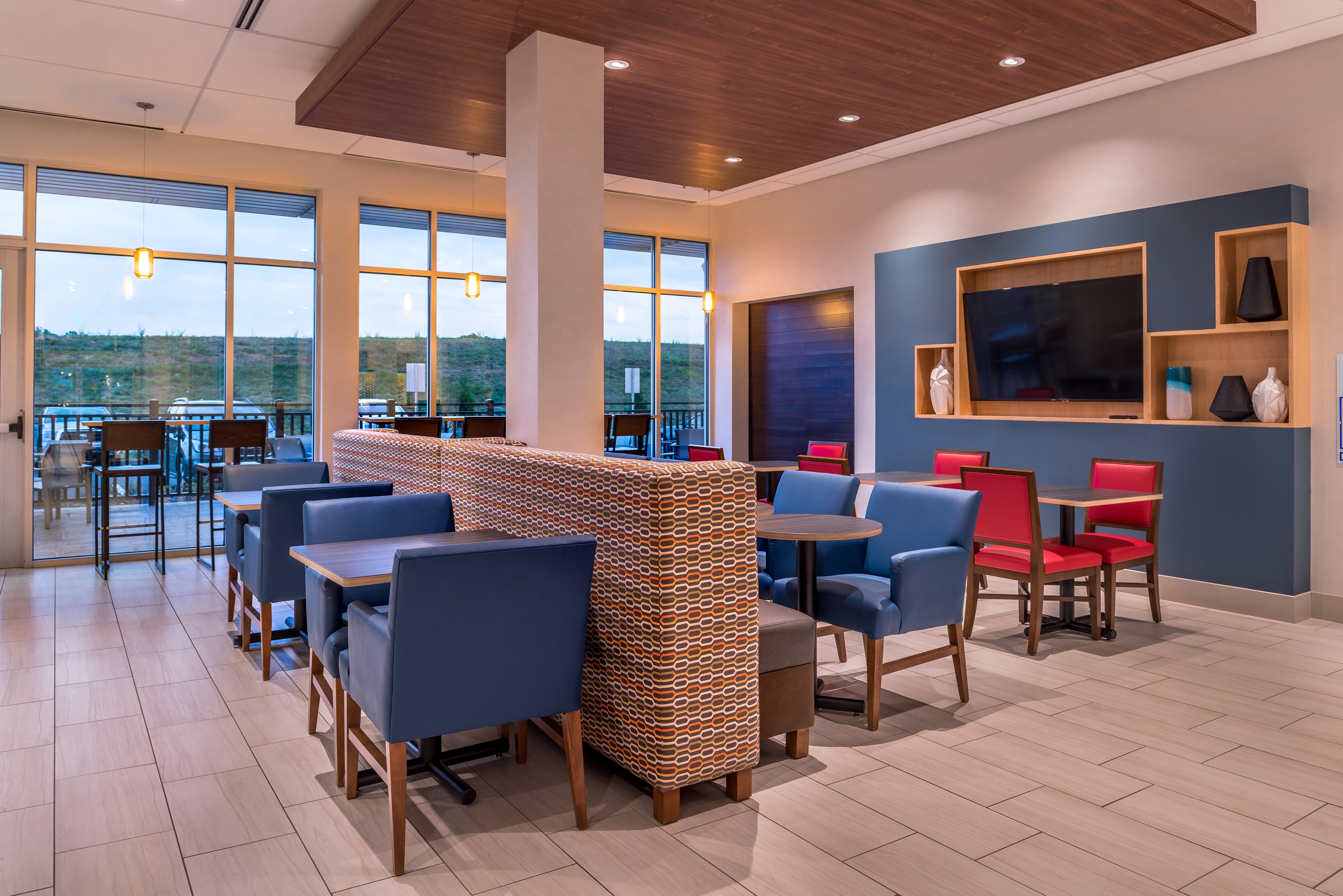 Holiday Inn Express Suites Farmville 53/53