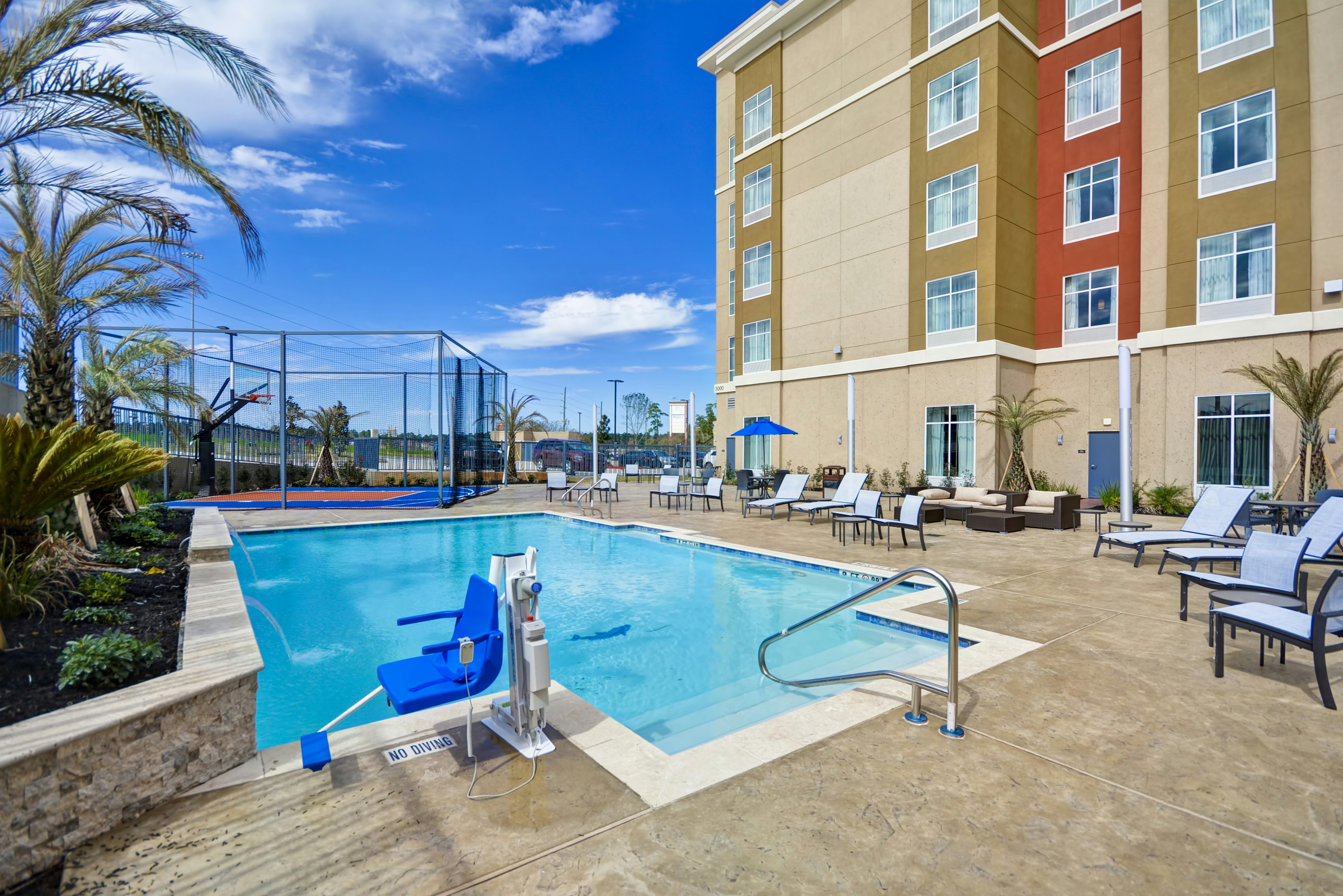 Homewood Suites By Hilton Conroe 20/21