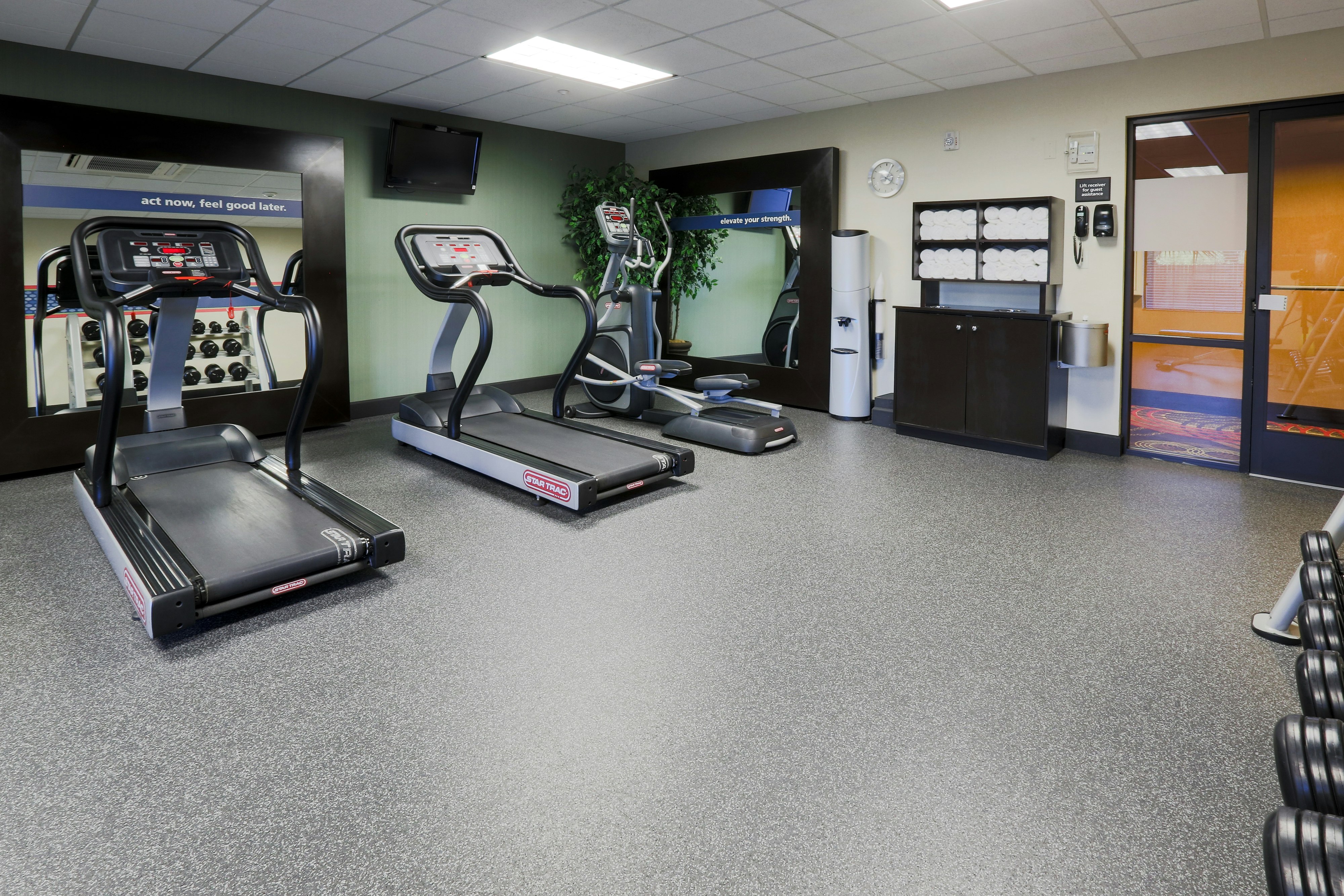 Hampton Inn & Suites Tomball Houston NW 37/86