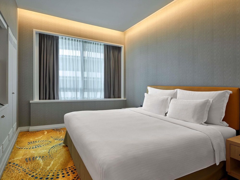 Pullman Kuala Lumpur City Centre Hotel and Residences 23/75