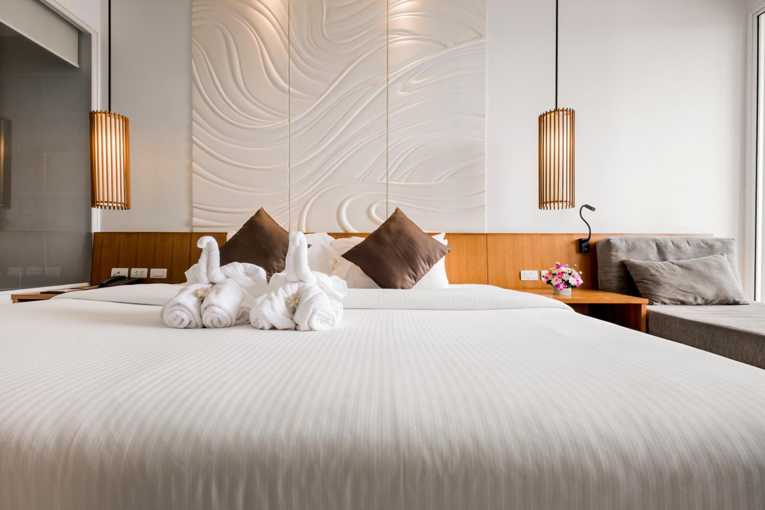 Deluxe, King Bed