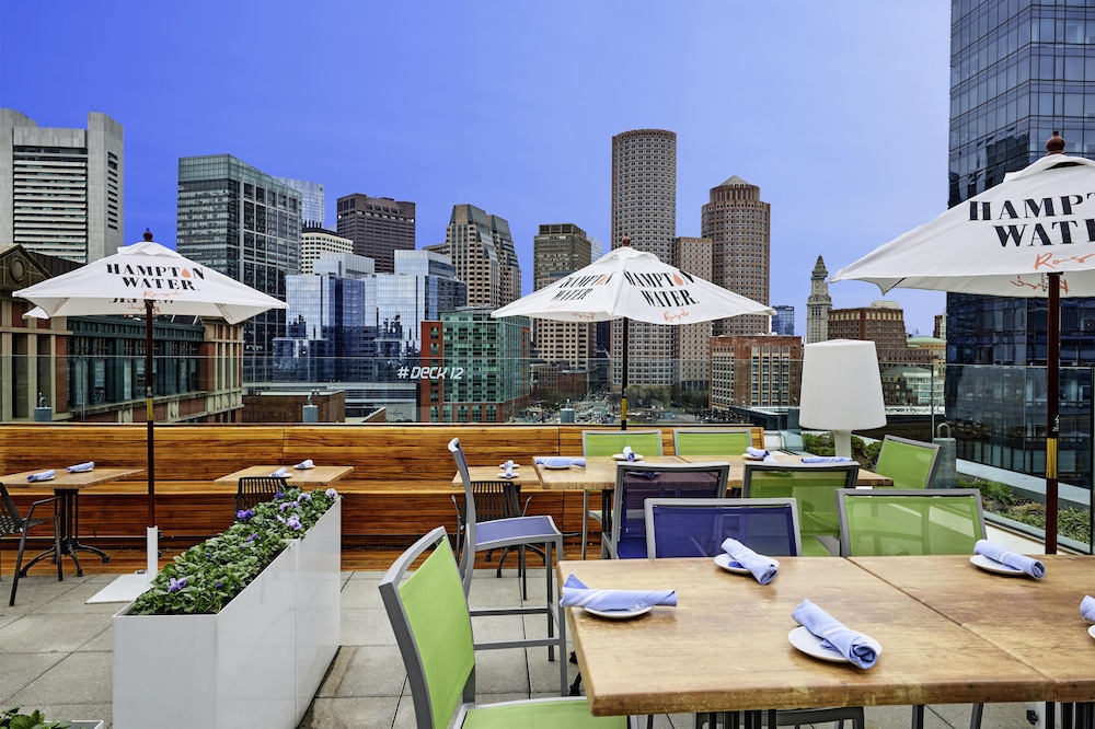 YOTEL Boston, Select by Hilton 61/79
