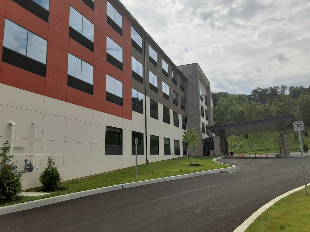 Holiday Inn Express And Suites Harrisburg S Mechanicsburg 4/35