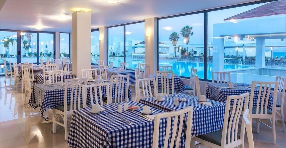 Aeolos Beach Hotel 41/57