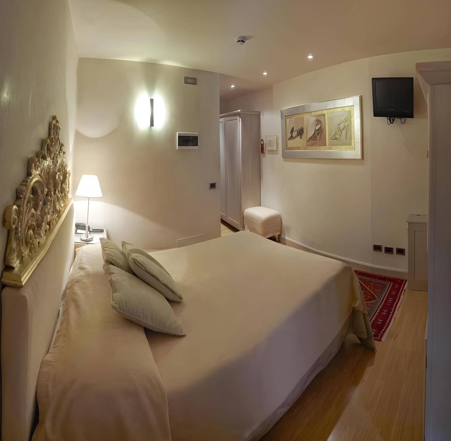 Room, Single