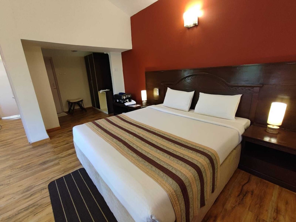 INDISMART WOODBOURNE RESORT 18/50