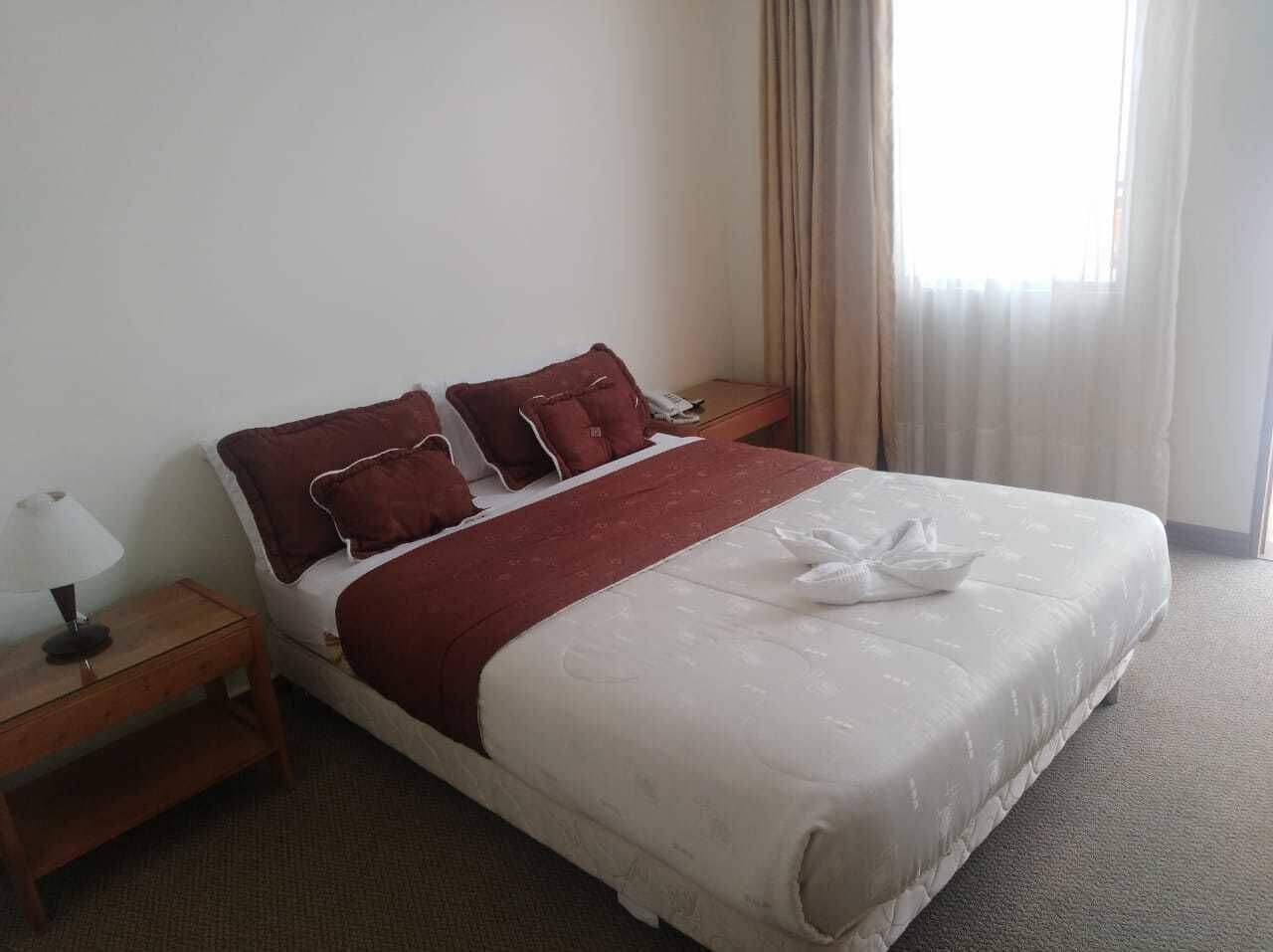 ROOM, DOUBLE BED