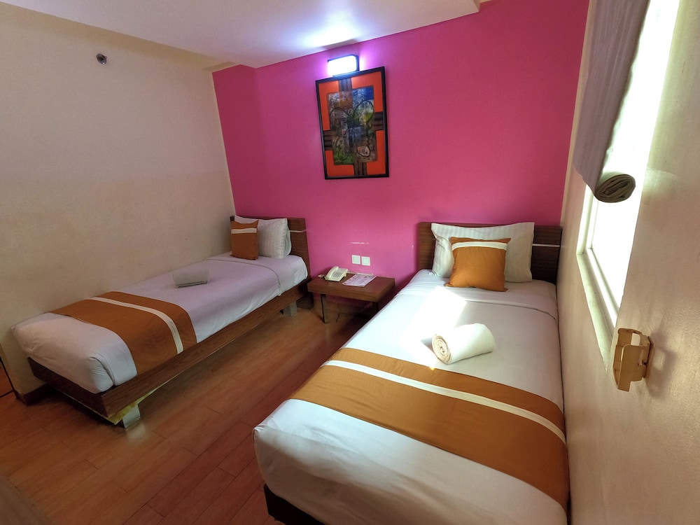غرفة سوبيريور بسريرين منفصلين، World Hotel Jakarta - Bandengan 4/5