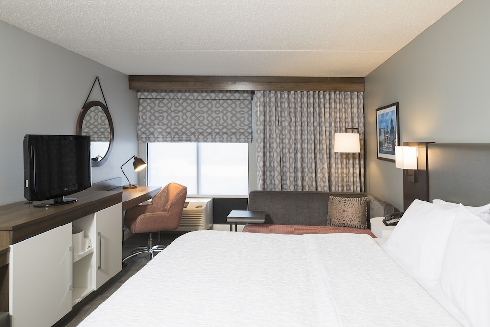 Room, King Bed, Chaise View