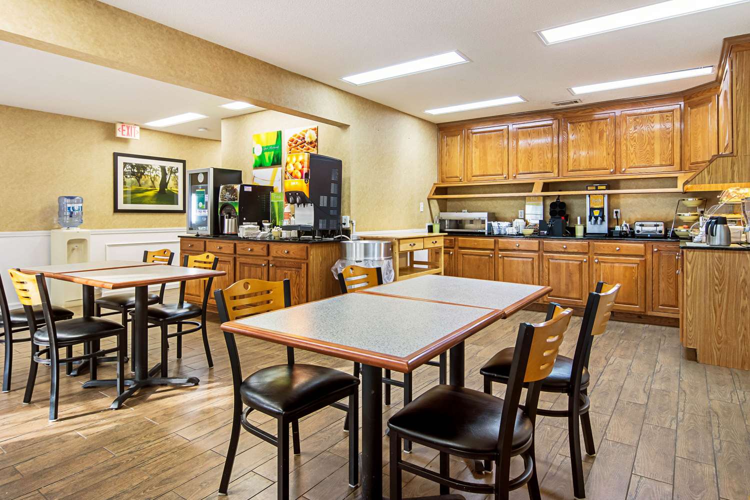 Quality Inn Thomaston 24/37