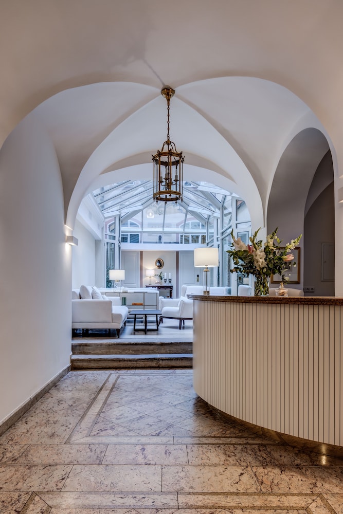 Hostel Santini Prague 3/50