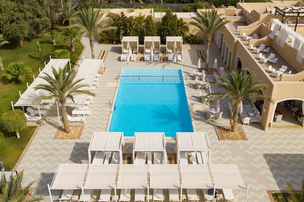 JAZ Neo Almazino, Almaza Bay 28/29