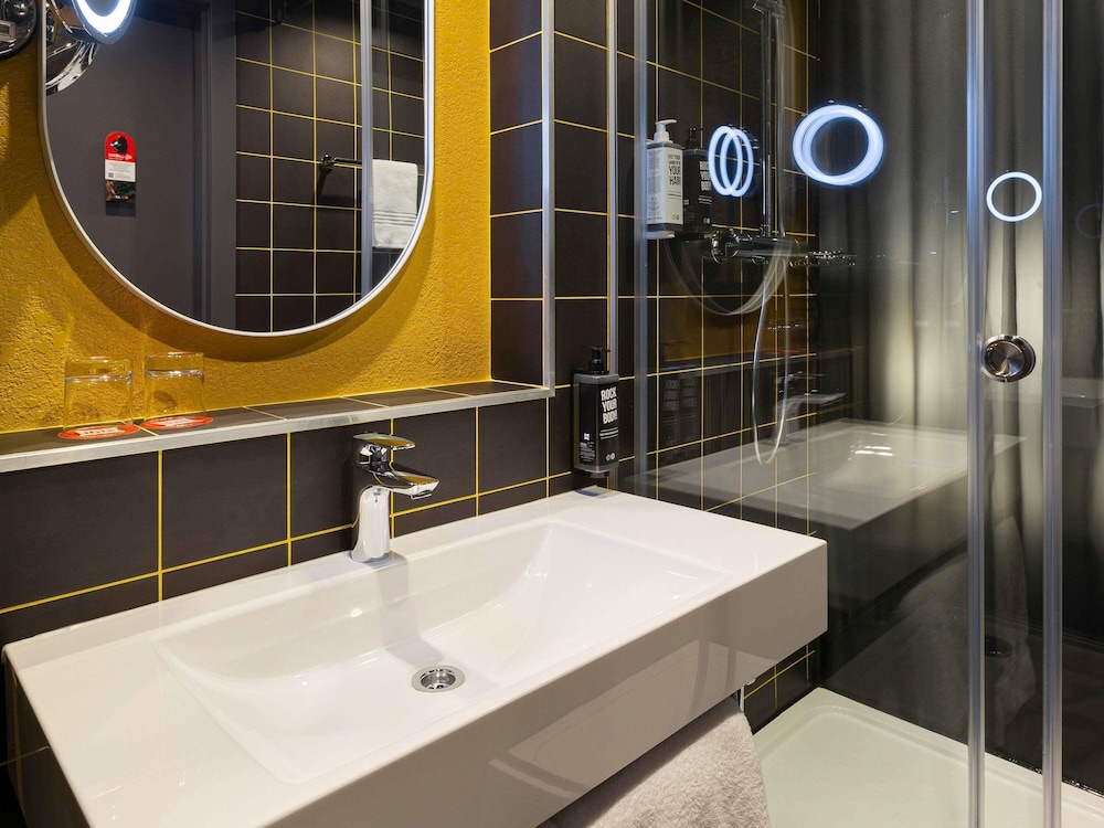 ibis Kyiv Beresteiska 46/47