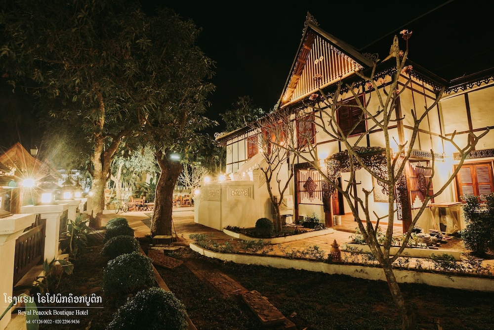 Royal Peacock Boutique Hotel 34/39