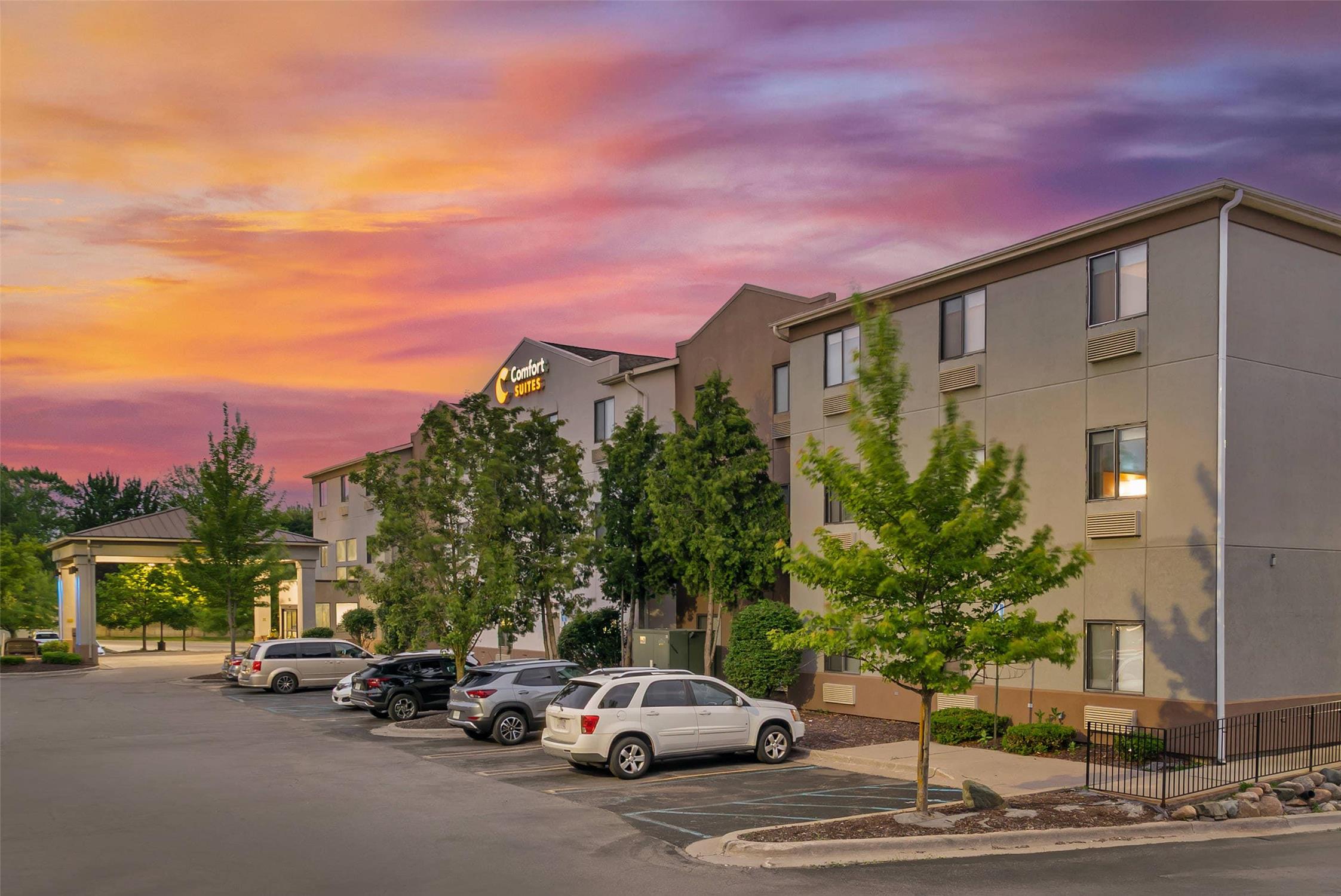 Comfort Suites Auburn Hills-Detroit 19/24