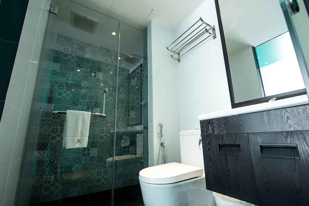 Bloommaze Boutique Hotel 66/69
