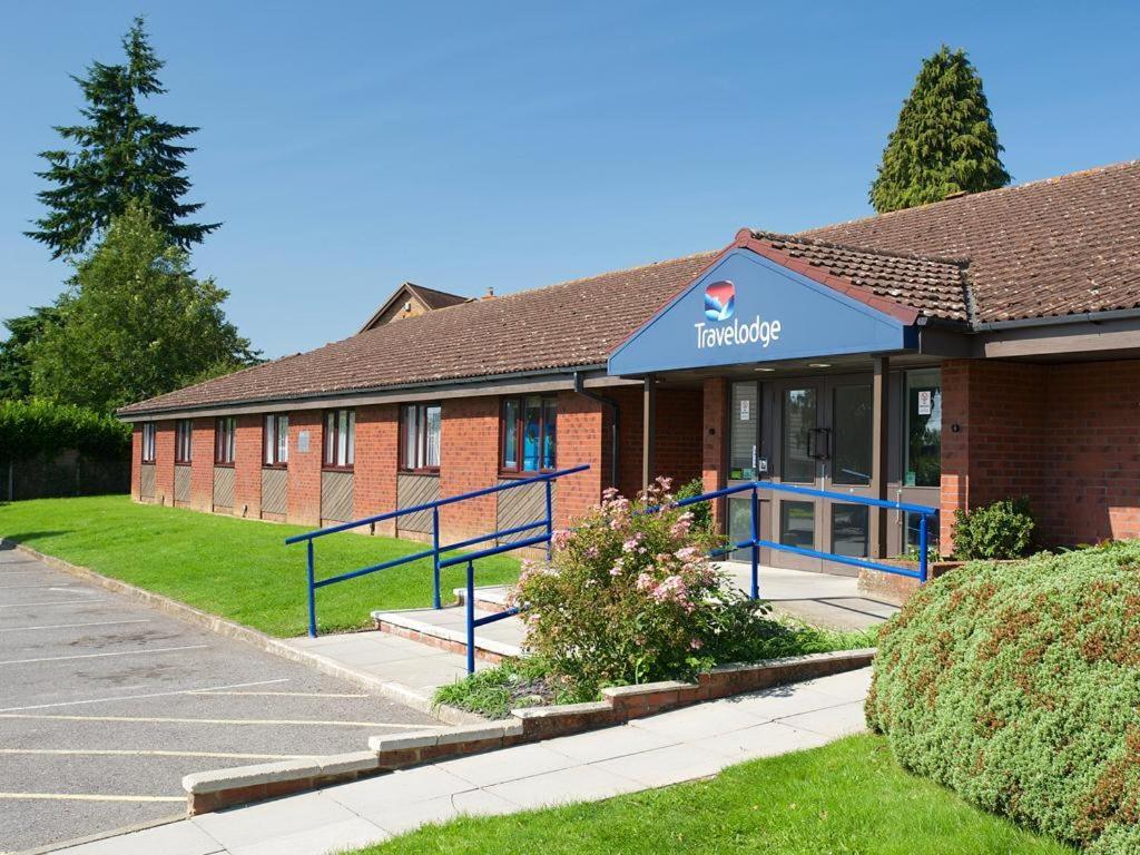 Travelodge Alton Four Marks 18/22
