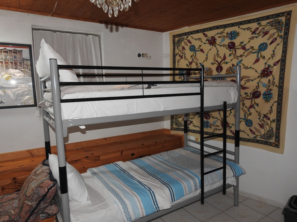 Ali Babas Guesthouse 16/42