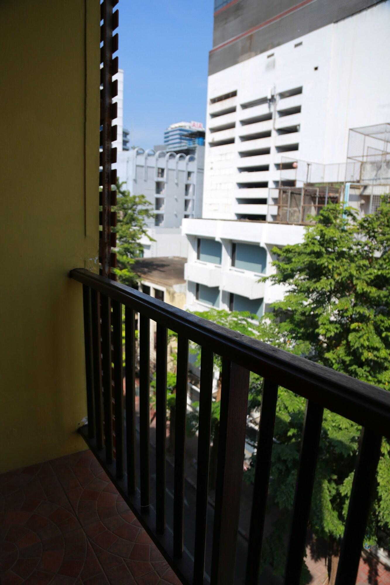 UPAR Hotels Silom 2/52