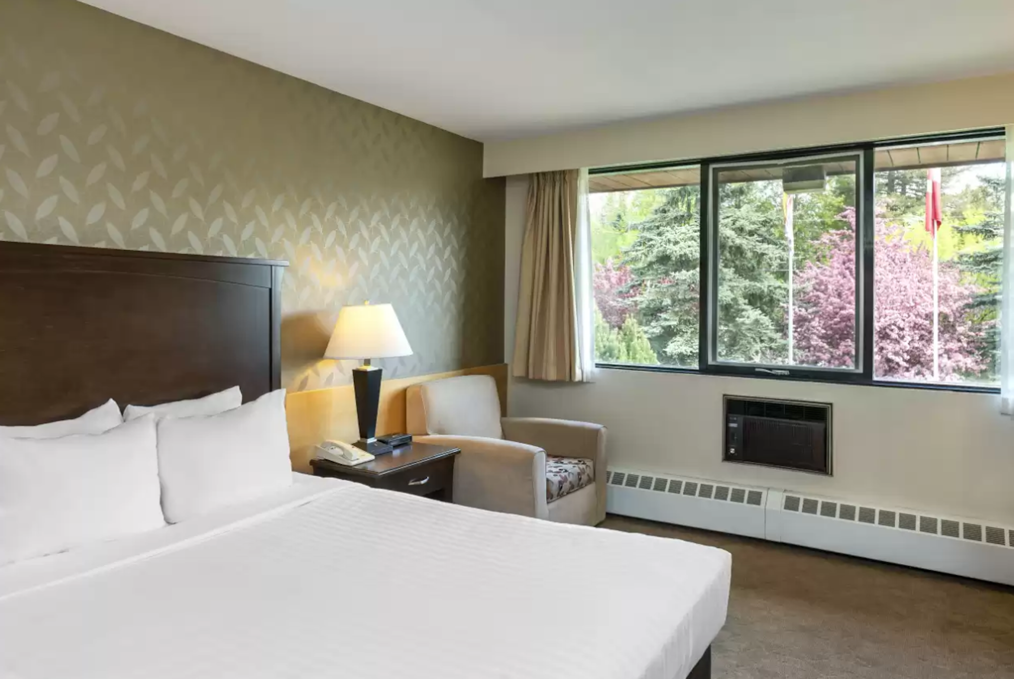Prestige Riverside Lodge Quesnel 4/18