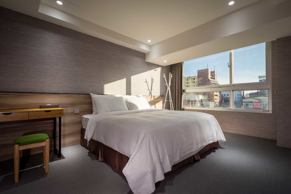 2 BEDROOMS, DELUXE, SUITE