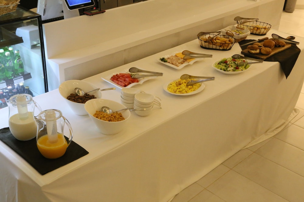 H Avenue Hotel Shinchon & Idae 45/50