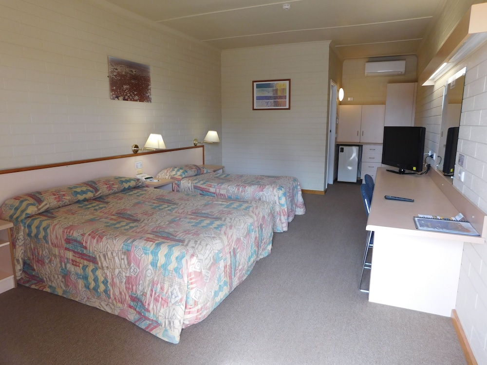 Opal Inn Hotel Motel 23/68