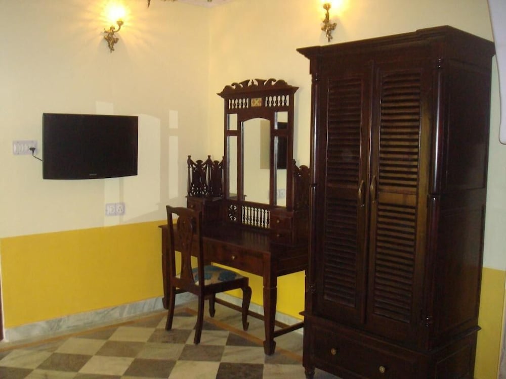 Bissau Palace 40/50