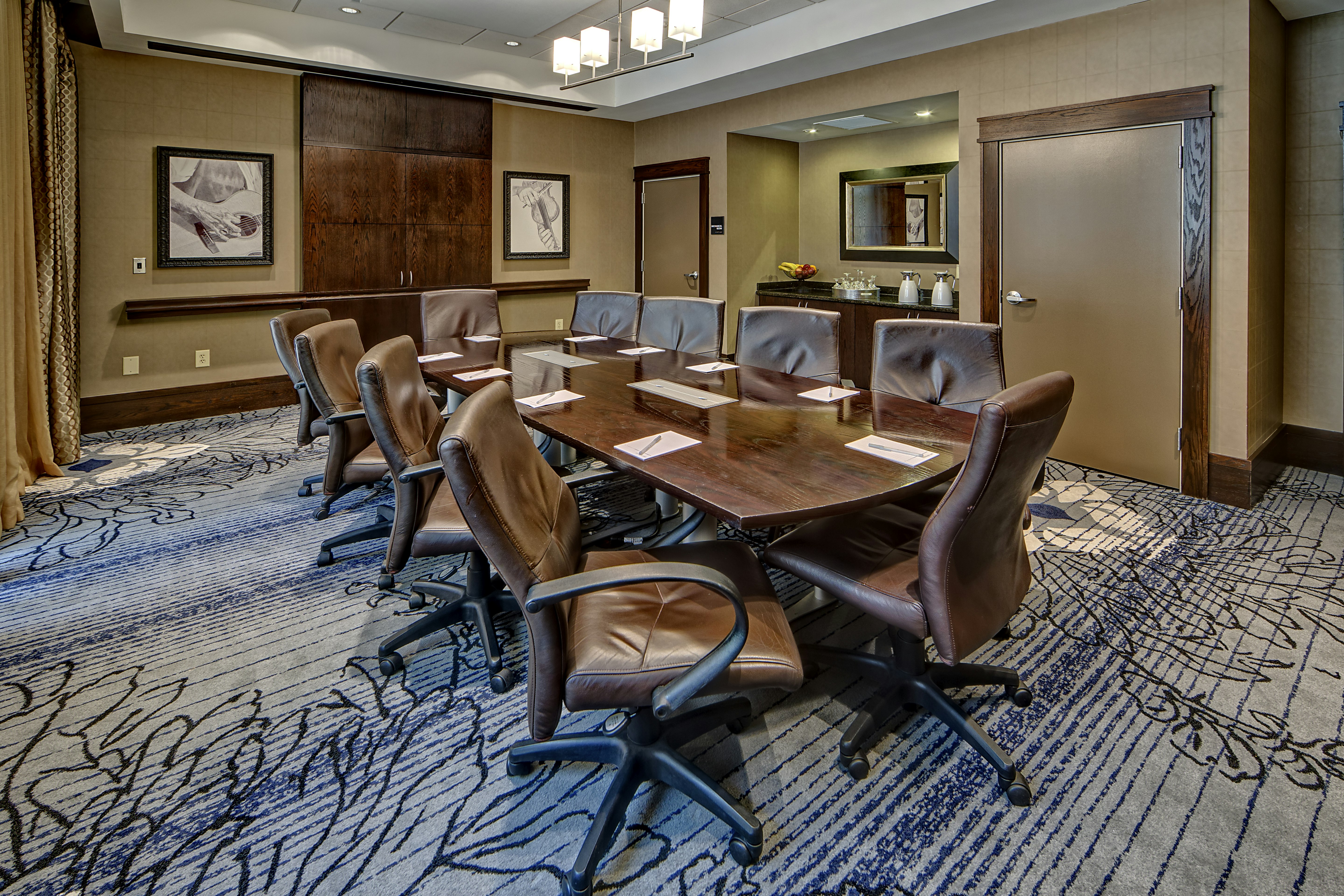 Hampton Inn And Suites Nashville Downtown Tn 47/53